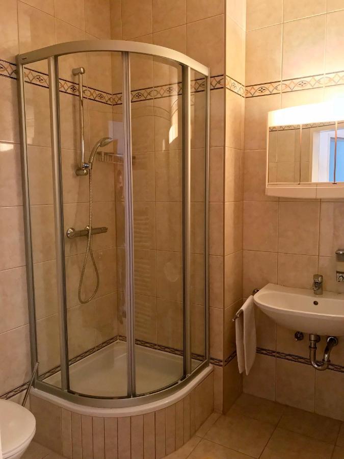 Privatzimmer Familie Schwarz Viena Exterior foto